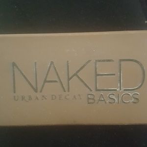 URBAN Decay Naked basics eye shadow